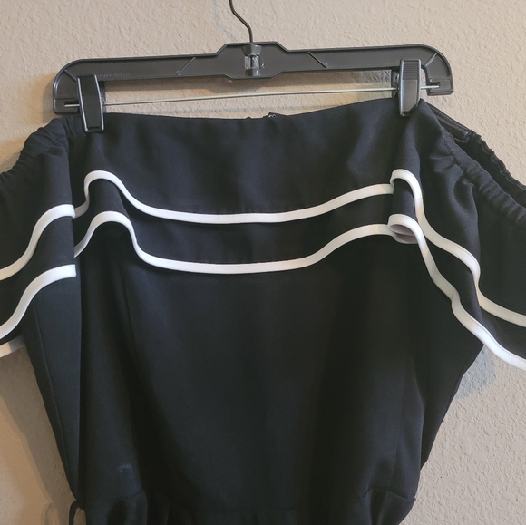 Off-Shoulder Jumpsuit - Picture 2 of 4